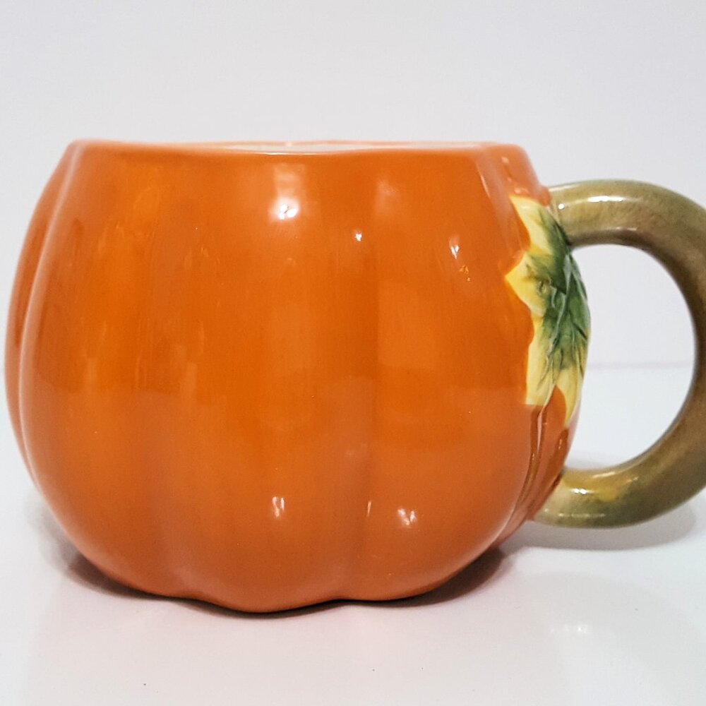 NEW Boston International Pumpkin Mug 16 OZ Ceramic